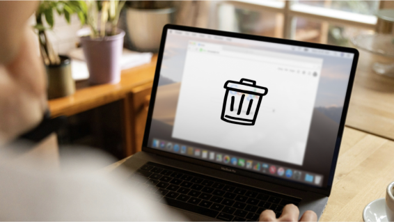 Trashcan icon on a Laptop